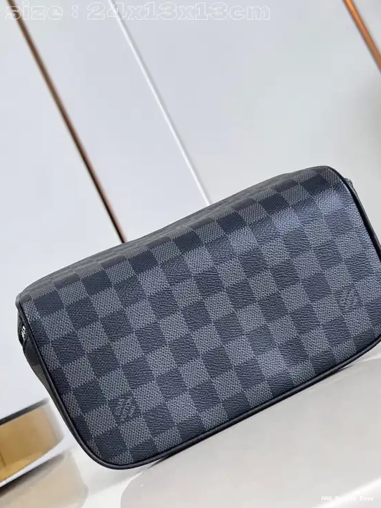 AAA Pruses Bags TOILETRY LOUIS BAG-24*13*13CM VUITTON 0706